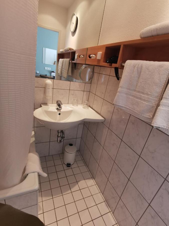Max Hotel Duesseldorf Self-Check-In Exteriör bild