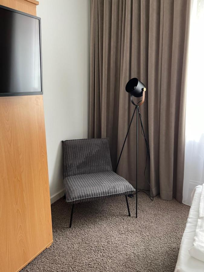 Max Hotel Duesseldorf Self-Check-In Exteriör bild