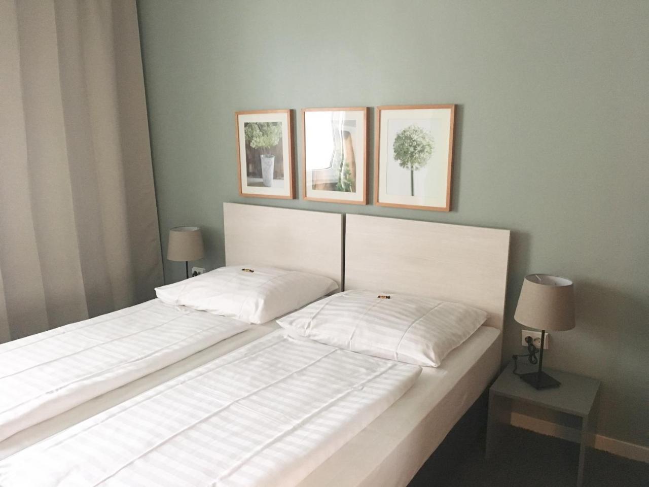 Max Hotel Duesseldorf Self-Check-In Exteriör bild