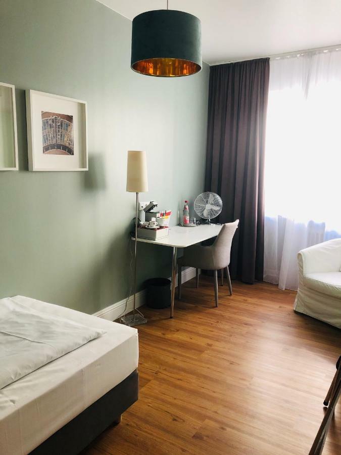 Max Hotel Duesseldorf Self-Check-In Exteriör bild