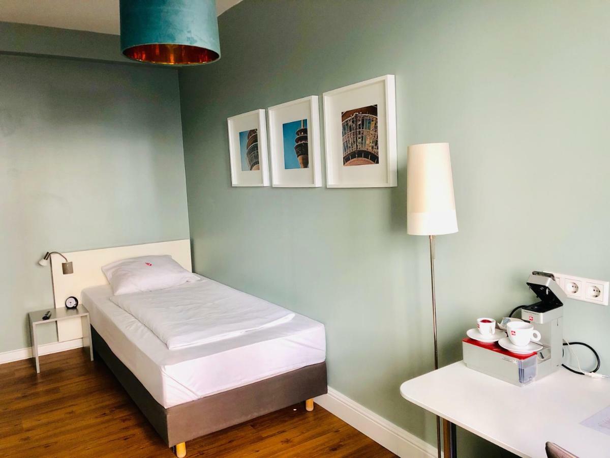 Max Hotel Duesseldorf Self-Check-In Exteriör bild