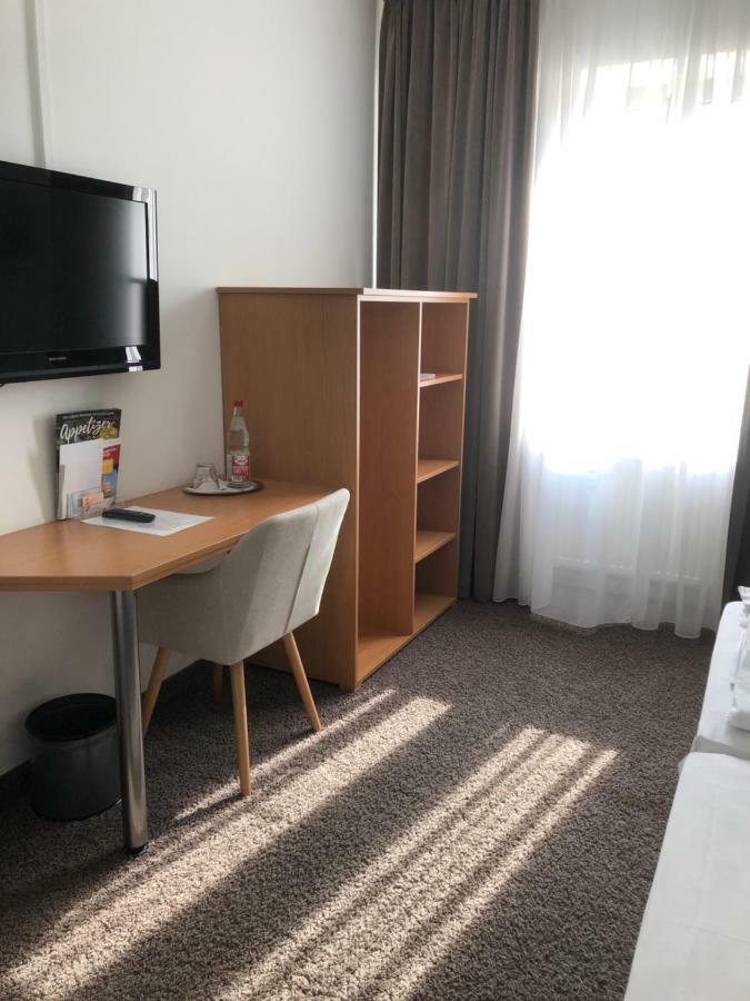 Max Hotel Duesseldorf Self-Check-In Exteriör bild